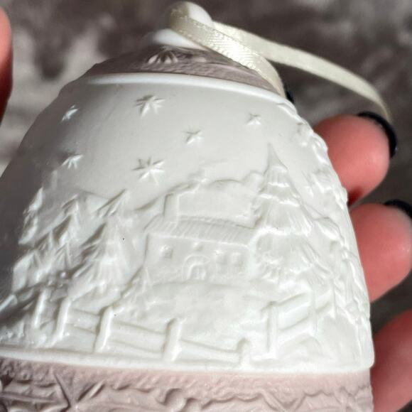 Lladro Porcelain Christmas Bell Ornament Vintage 1991 #5803 Campanita Navidad - Picture 5 of 9